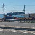 Container mit Frachter