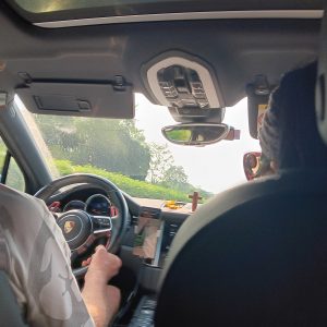 im Porsche mit Eckhard und Kelly