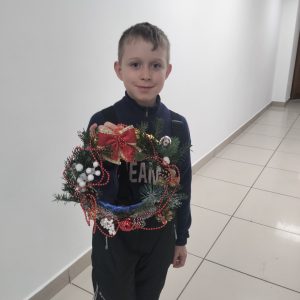 er hat sein Weihnachtsgeschenk fertig