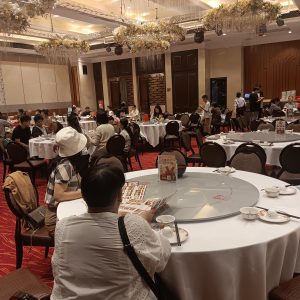 warten auf die Gäste