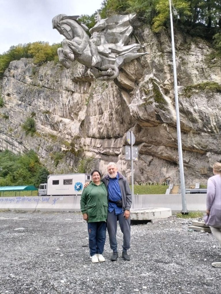 große Fels-Skulptur-